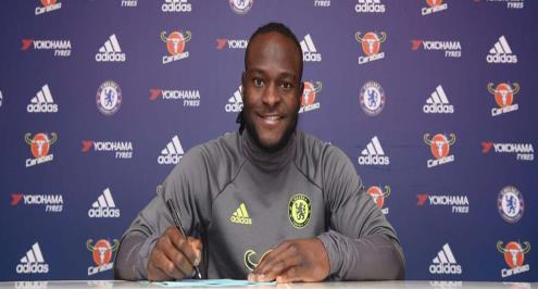 تشيلسي يجدد تعاقده مع فيكتور موسيس